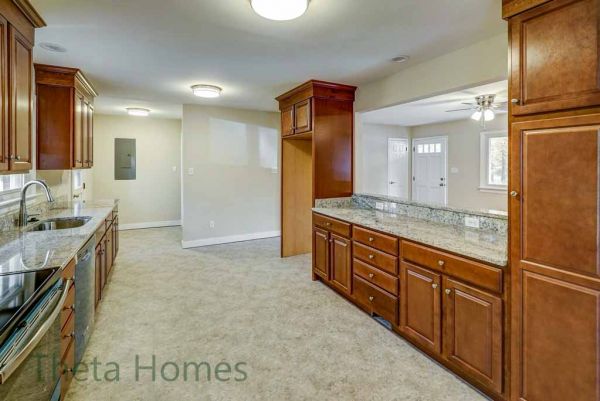 11-3210oak-kitchen-2C5F7403B-C9BD-E1F1-D4AE-DB2BEB232A2E.jpg